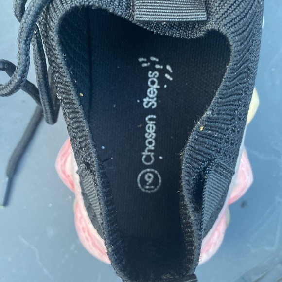 Chosen steps tennis shoes - Picture 4 of 4